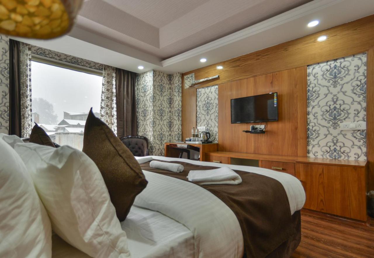Hotel The Montreal Telbal Ngoại thất bức ảnh